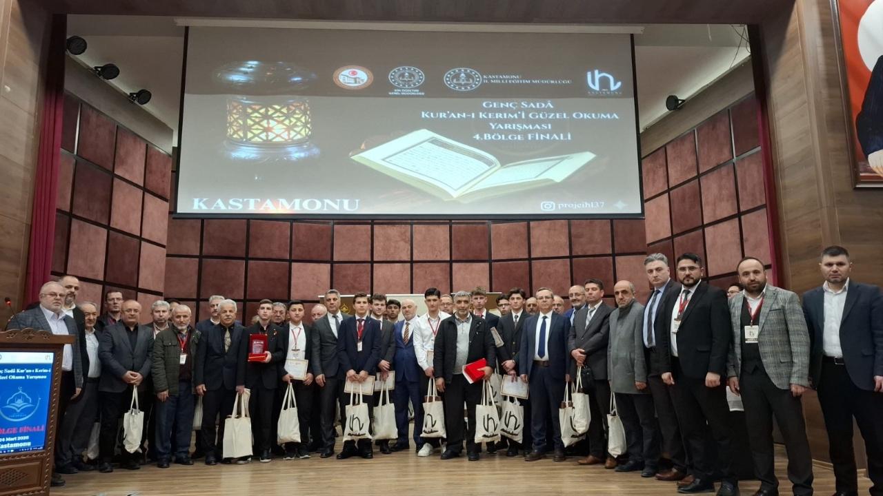 Sinoplu öğrenciler Kur'an-ı Kerim'i en güzel okuyabilmek için yarıştı