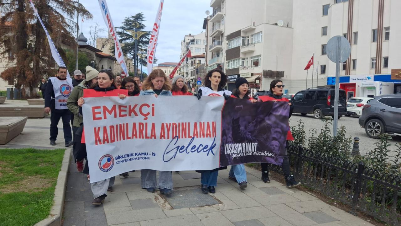 Sinop'ta Birleşik Kamu-İş'ten '8 Mart' yürüyüşü