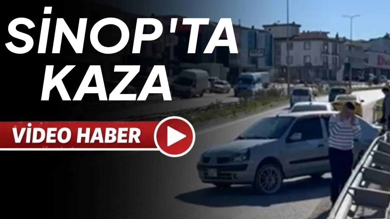Sinop’ta lastiği patlayan otomobil refüje çarptı
