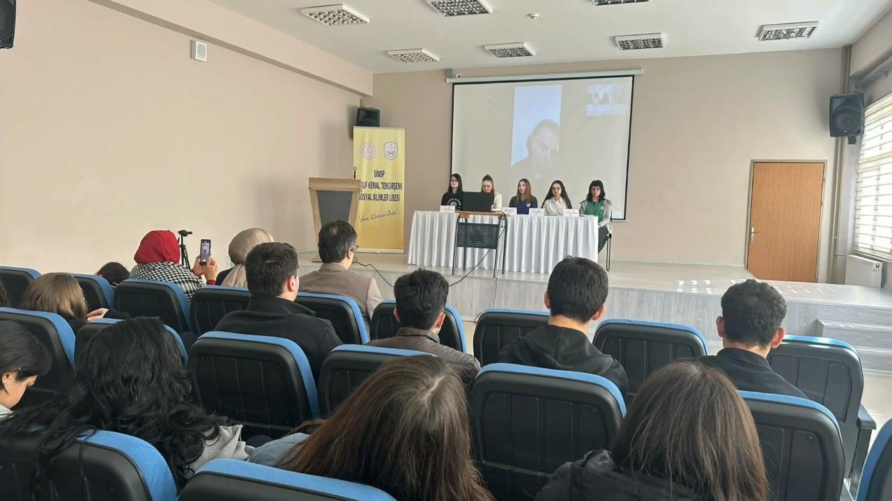 Sinop'ta öğrenciler Ramazan’ın manevi iklimini panelde ele aldı