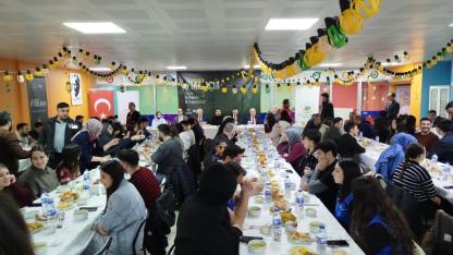 Sinop'ta üniversite öğrencileri iftar programında buluştu
