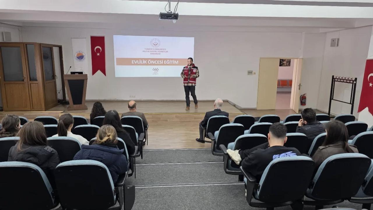 Sinop'ta üniversite öğrencilerine evlilik öncesi eğitim