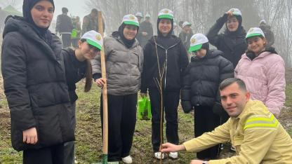 Türkeli'de fidanlar toprakla buluşturuldu