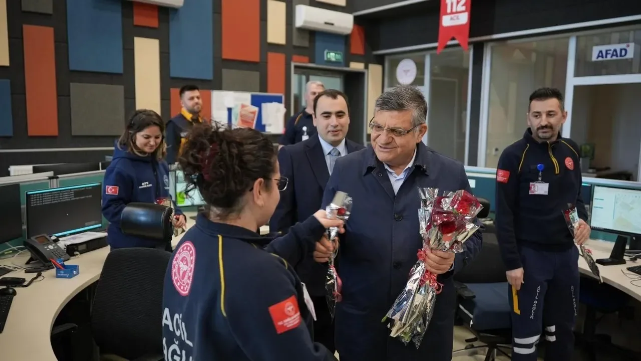 Vali Özarslan, sağlık çalışanlarının Tıp Bayramı'nı kutladı