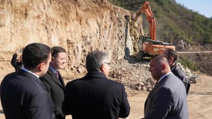 Vali Özarslan’dan yol çalışmalarına yakın takip