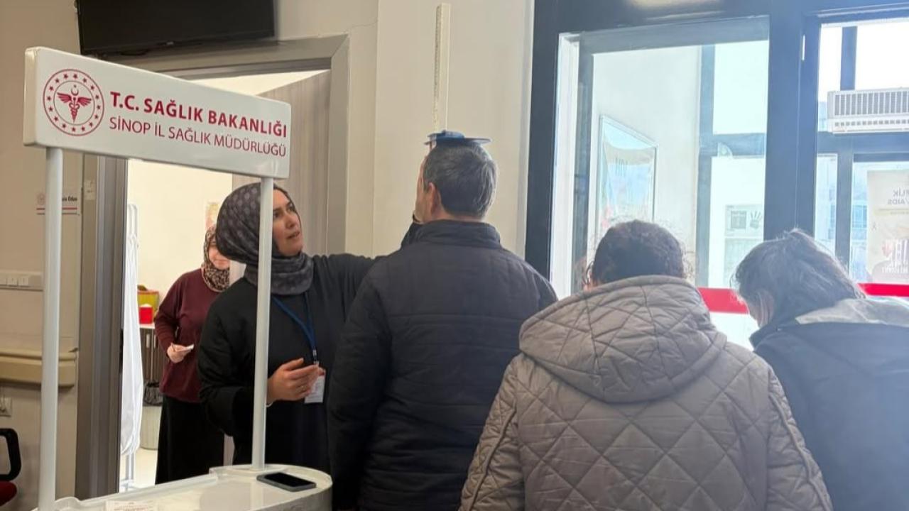 Vatandaşın boy ve kilosu ölçüldü, sağlık uyarısı yapıldı