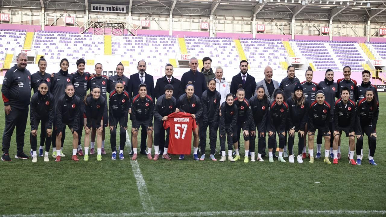 A Milli Kadın Futbol Takımı, İsviçre maçına hazır