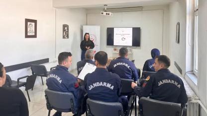Ayancık'ta jandarma personeline koruyucu aile hizmeti tanıtıldı