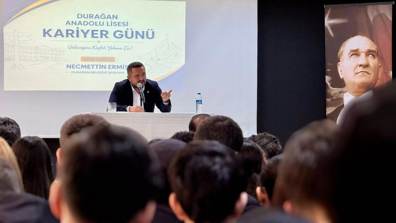Başkan Ermiş’ten öğrencilere kariyer tavsiyeleri
