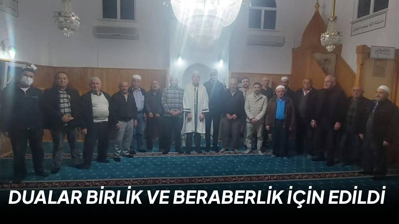 Cami ve aile buluştu, eller birlik için açıldı