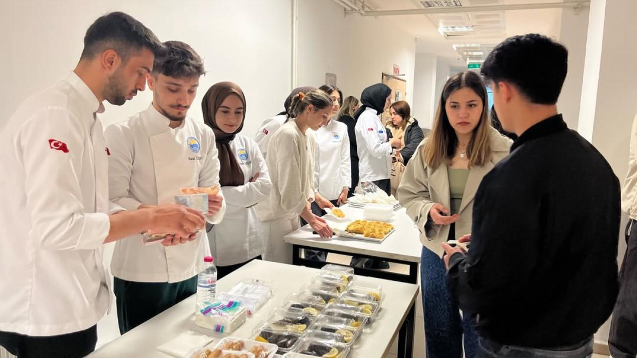 Gastronomi öğrencilerinden uygulama mutfağına kermes desteği