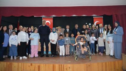 Minik eller, büyük farkındalık