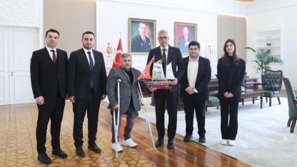 Sinop Eğitim Vakfı'ndan Sağlık Bakanı Memişoğlu’na anlamlı ziyaret