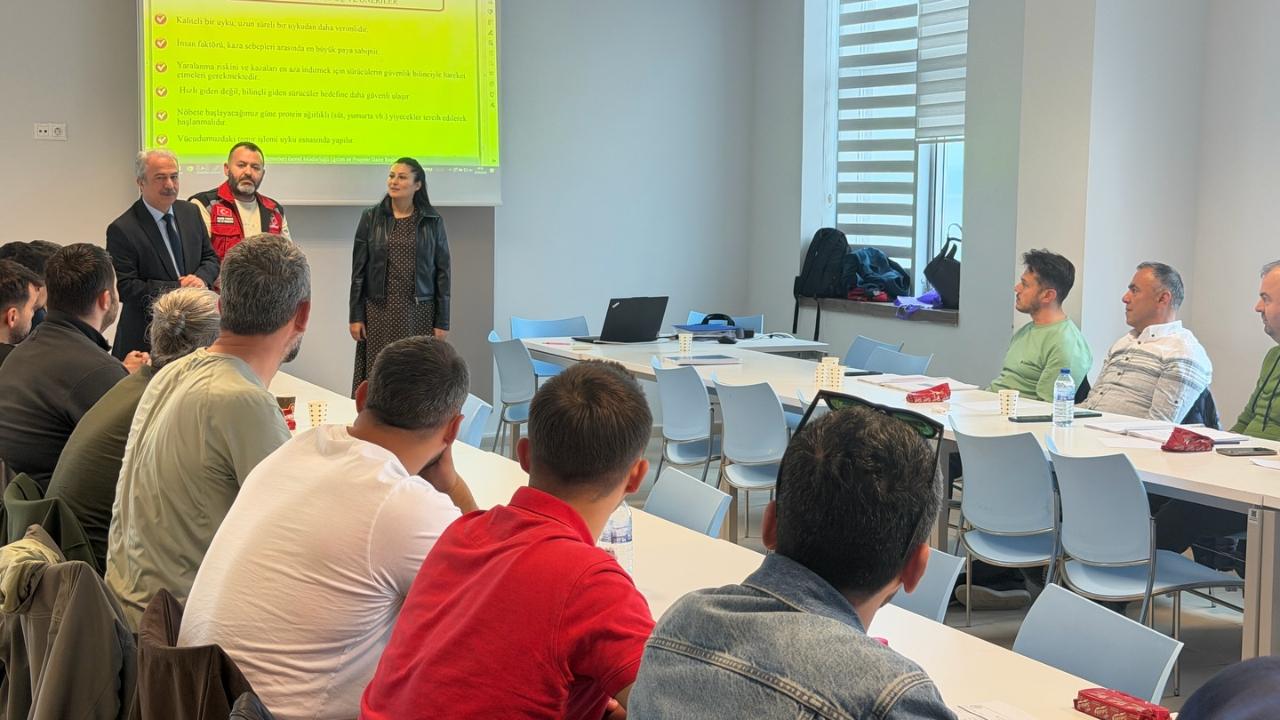 Sinop’ta ambulans sürücülerine güvenli sürüş eğitimi