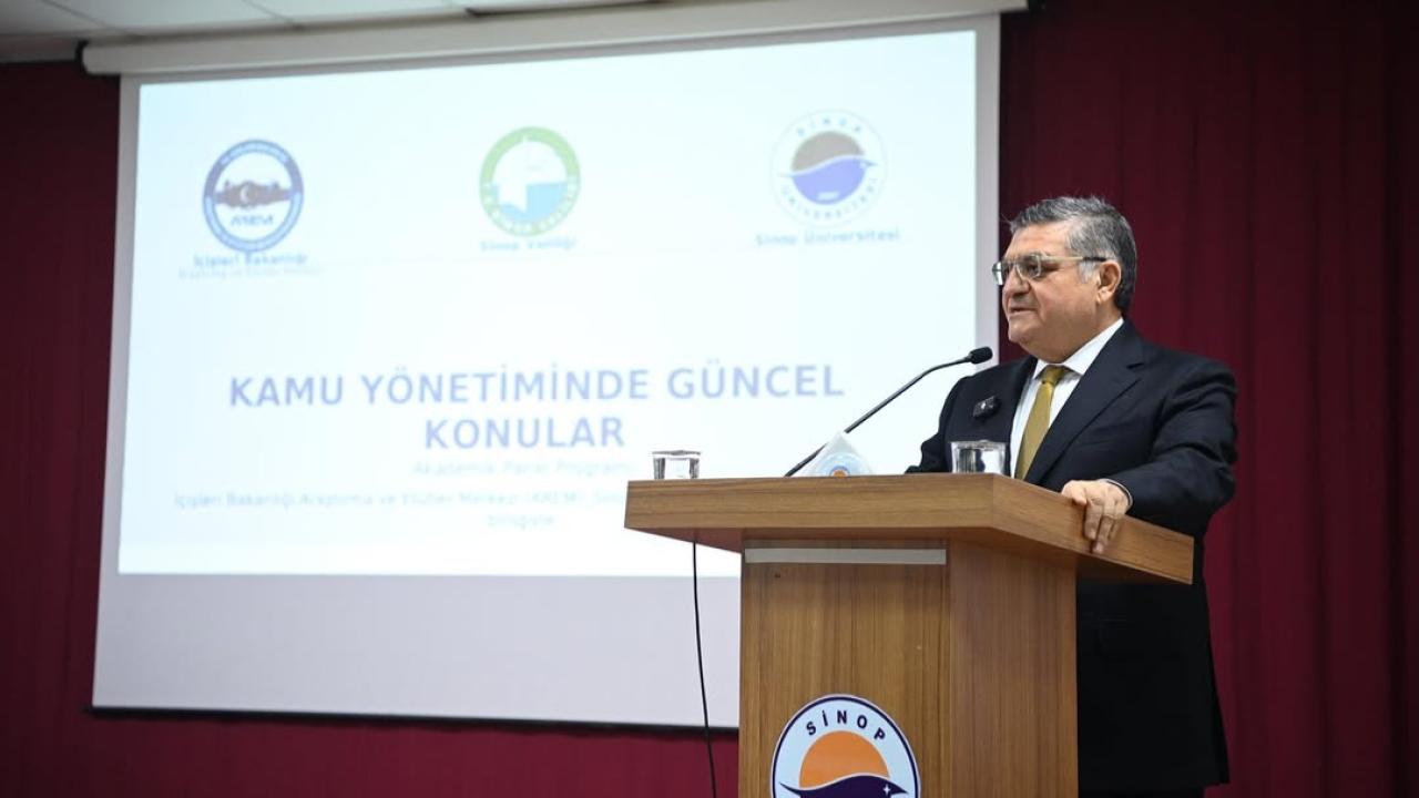 Sinop’ta “Kamu Yönetiminde Güncel Konular” paneli düzenlendi