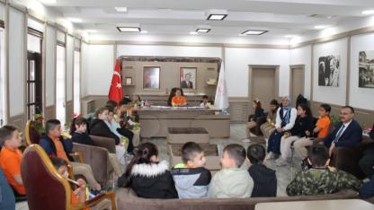 Sinop'ta öğrenciler devlet kurumlarının işleyişini yerinde öğrendi