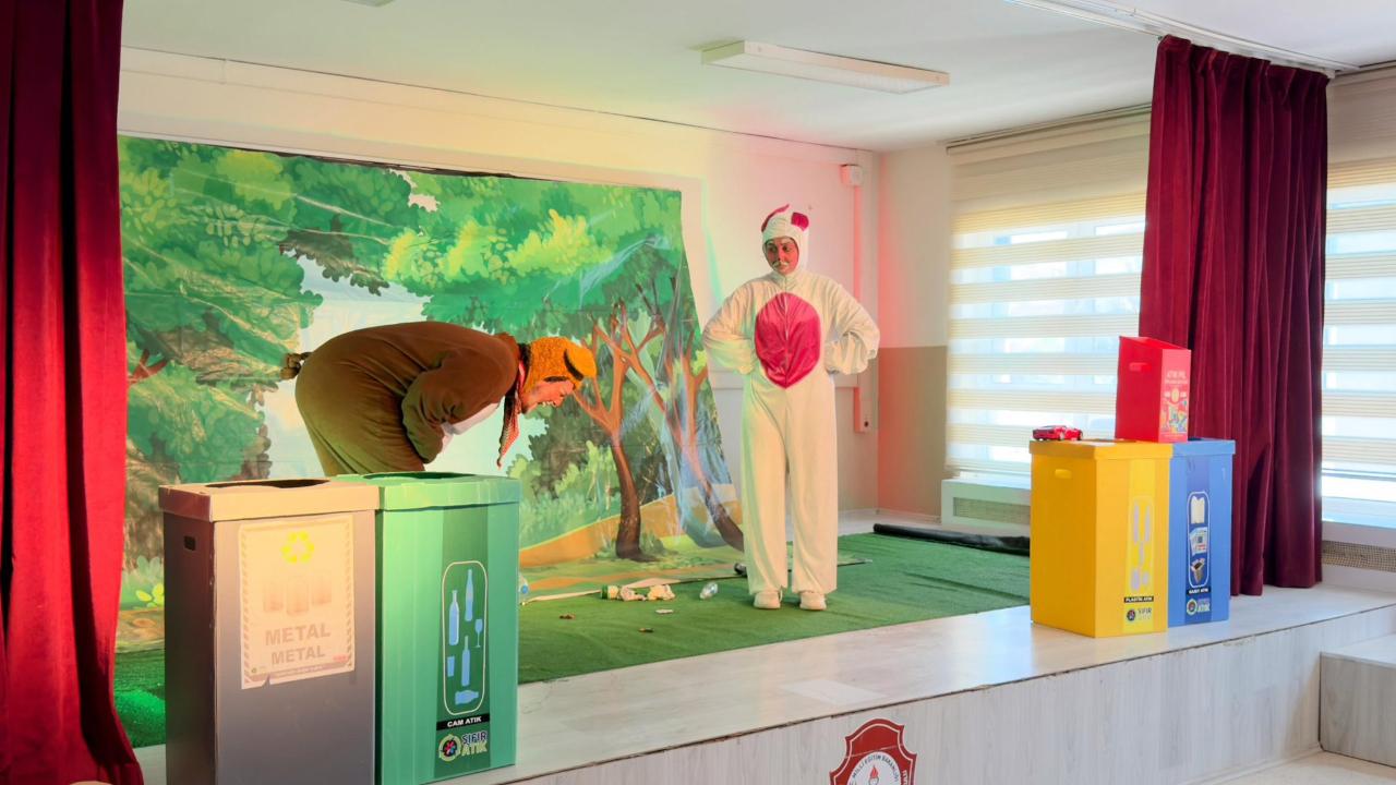 Sinop’ta tiyatro ile geri dönüşüm farkındalığı kazandırıldı