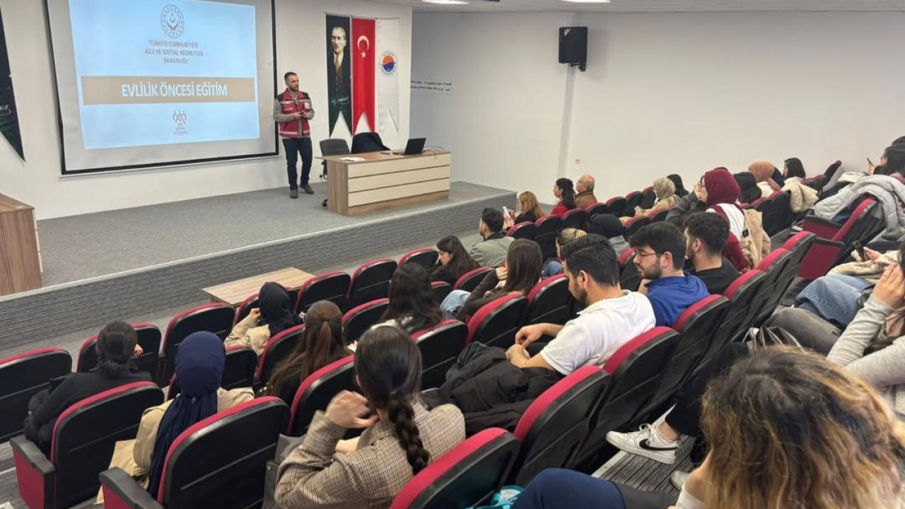 Sinop’ta üniversite öğrencilerine evlilik öncesi eğitim semineri