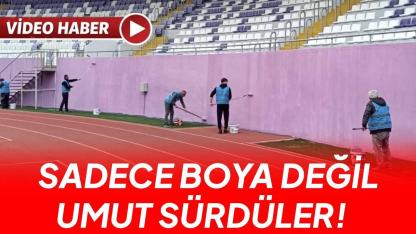 Sinop'ta yükümlüler şehir stadında boya, badana ve tadilat çalışmaları yaptı