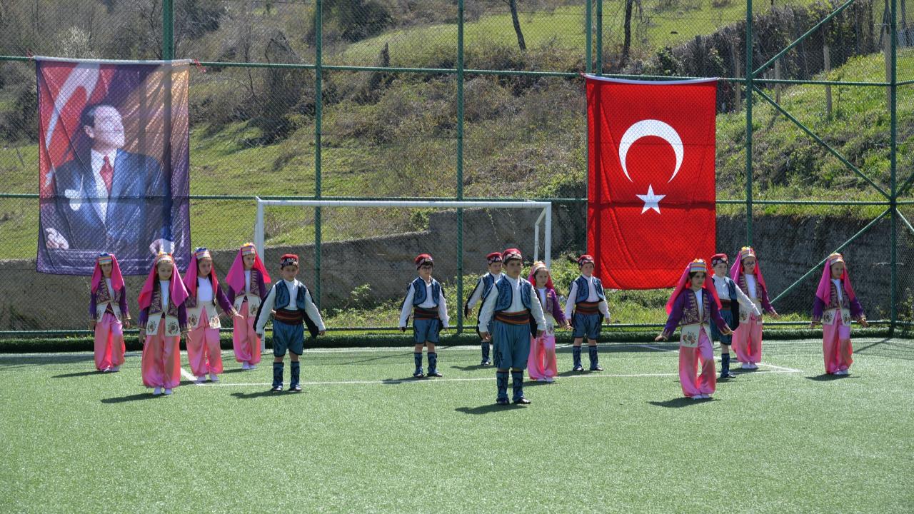 Türkeli’de halk oyunları rüzgarı esti