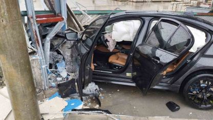 Burdur’da otomobil yoldan çıktı: 2 yaralı
