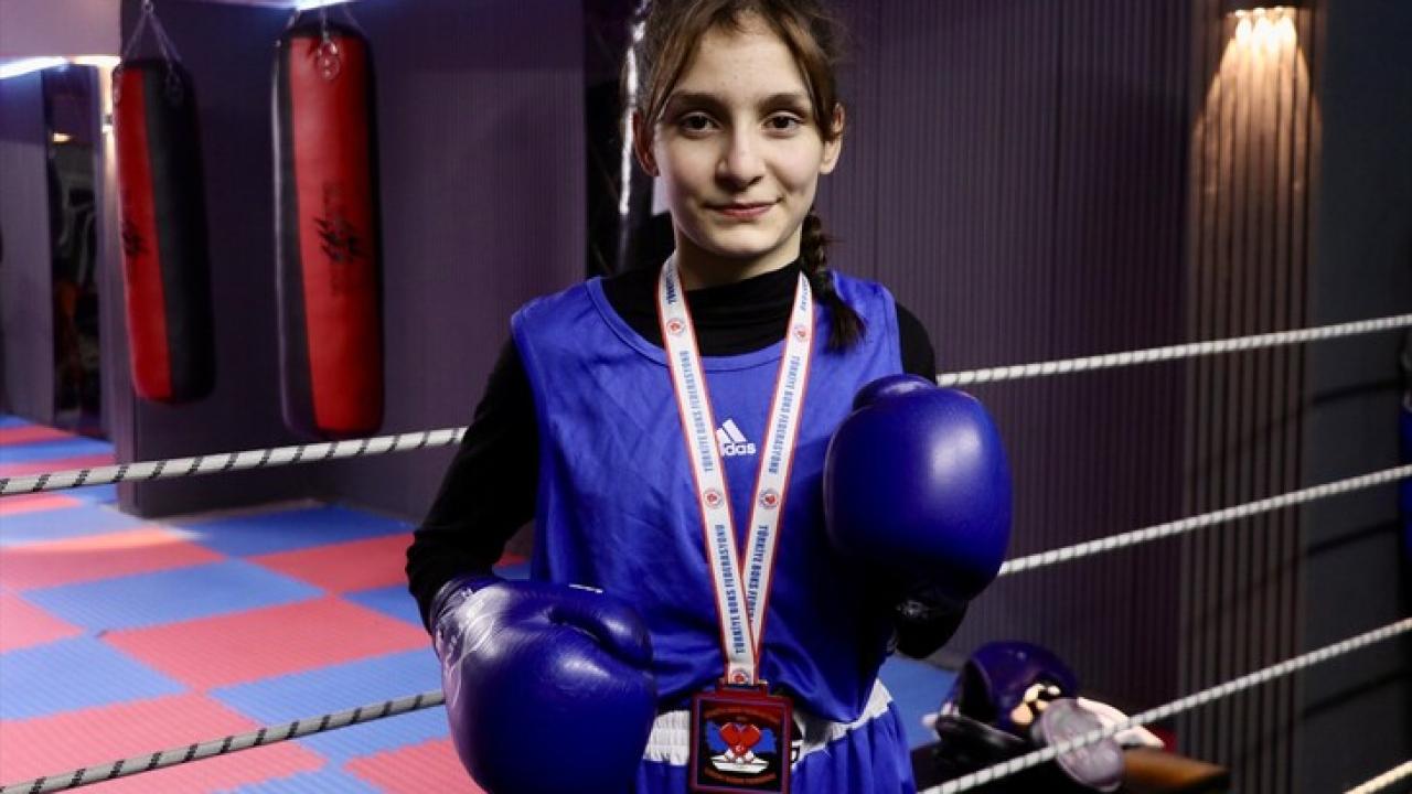 Boksta Türkiye şampiyonu olan Hiranur, gözünü Avrupa şampiyonluğuna dikti