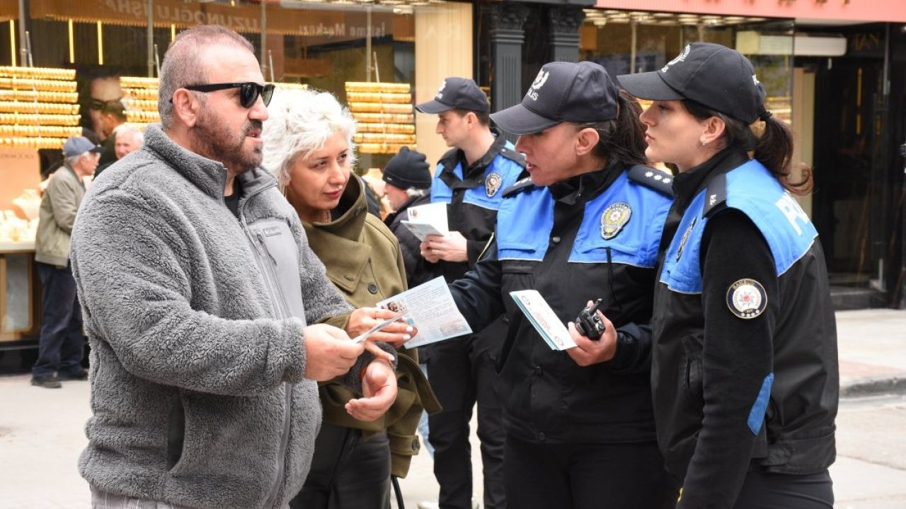 Samsun polisi dolandırıcılık olaylarına karşı vatandaşları bilgilendirdi