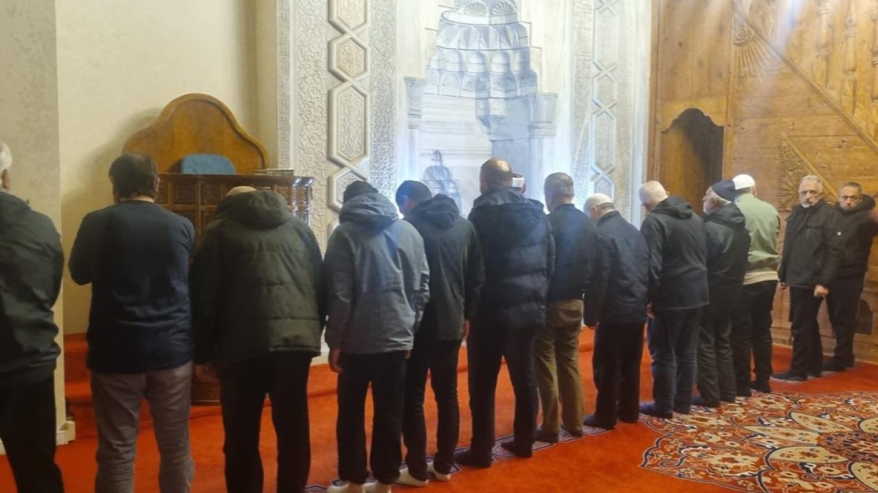 Sinop'ta gençler sabah namazında buluştu