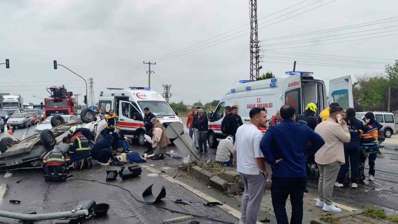 Takla atan otomobil ters döndü: 2’si çocuk 5 yaralı