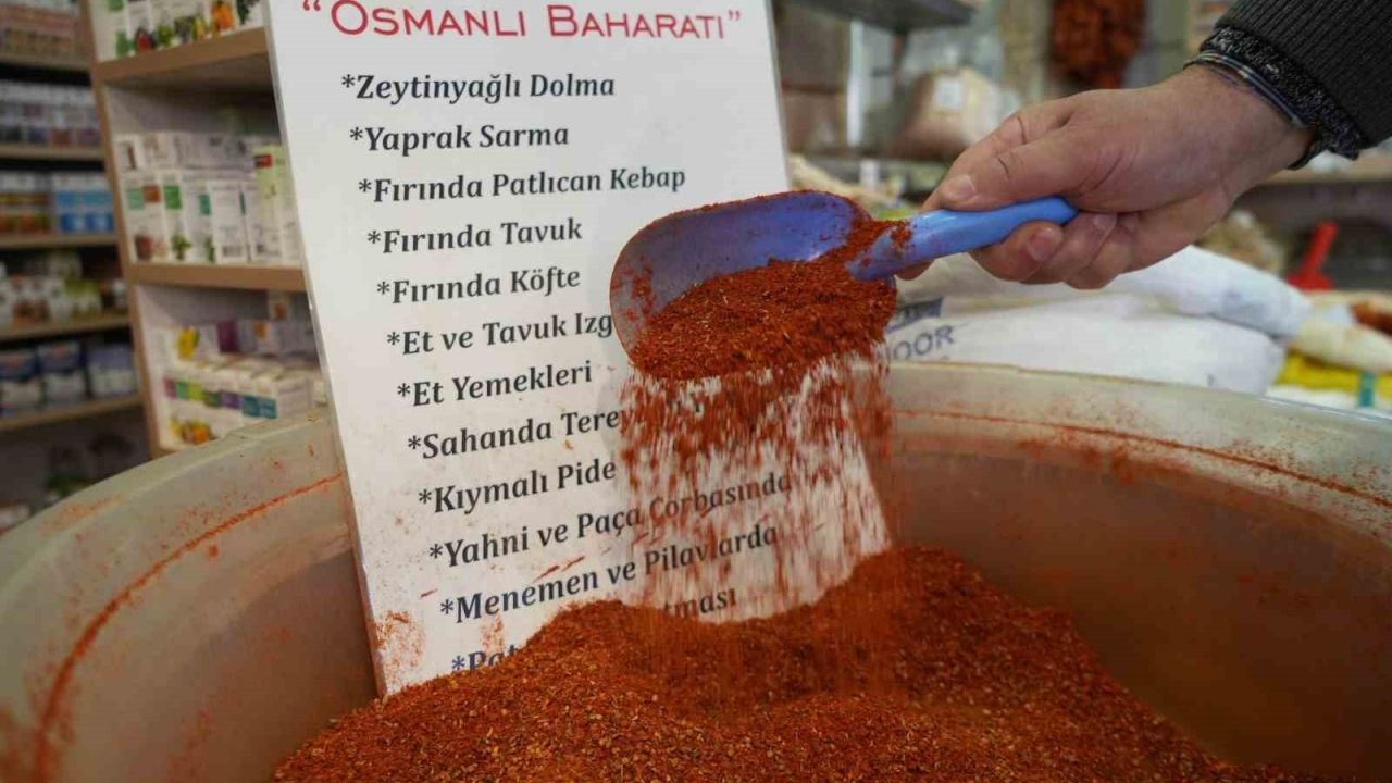 Tarifini kendi buldu, 29 yıldır aynı baharatı satıyor
