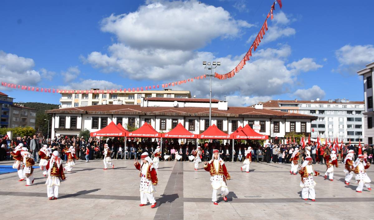 Boyabat ve Türkeli'de 29 Ekim Cumhuriyet Bayramı kutlandı
