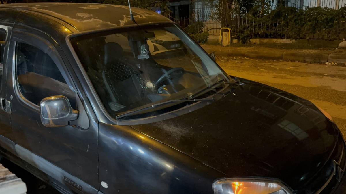 Siyah giyimli saldırgan dehşet saçtı: 2 yaralı
