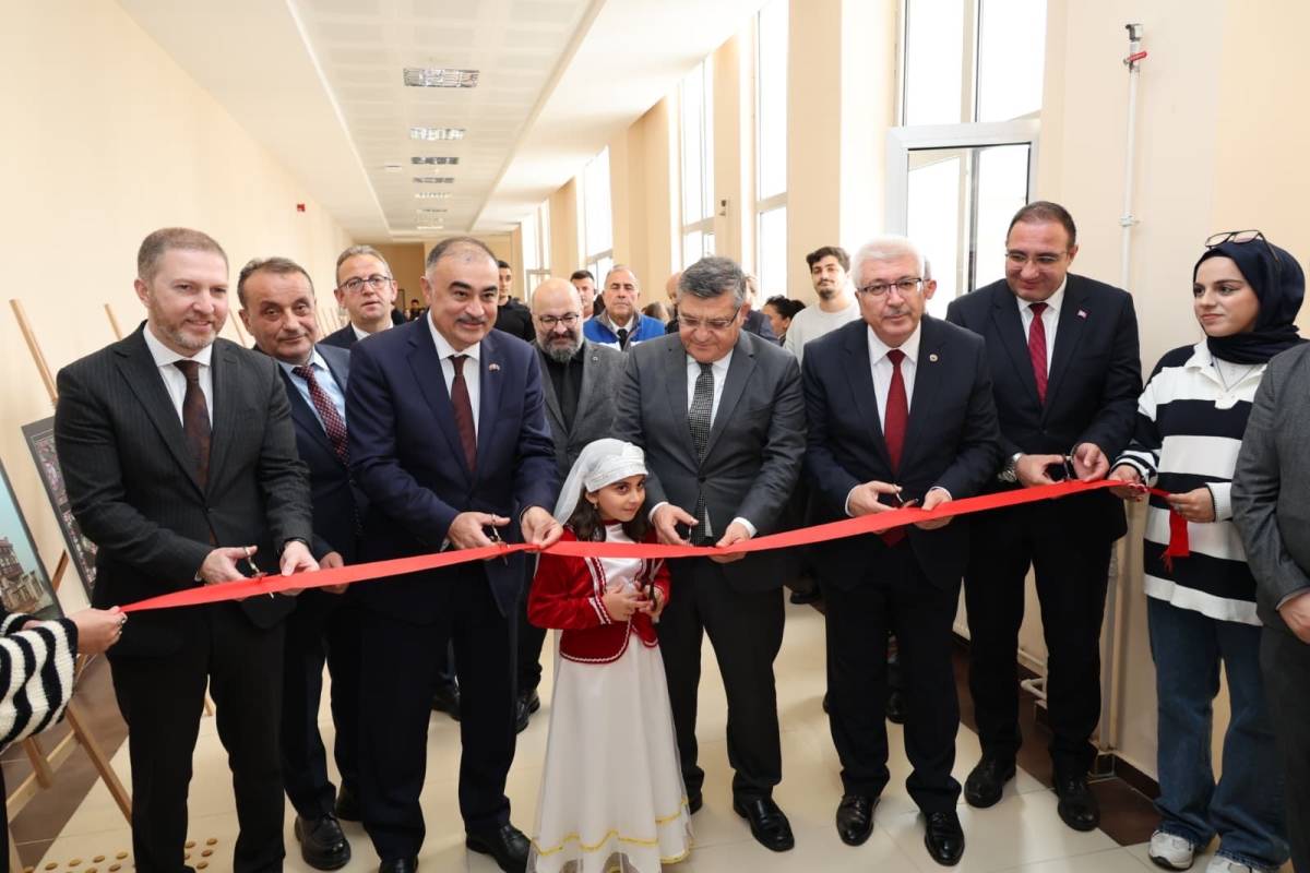 Azerbaycan’ın bağımsızlığı Sinop’ta kutlandı