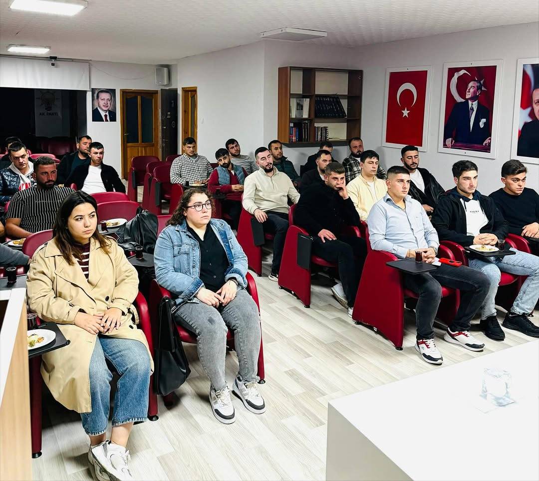 Başkan Yaman'dan Gençlik Kollarına ziyaret