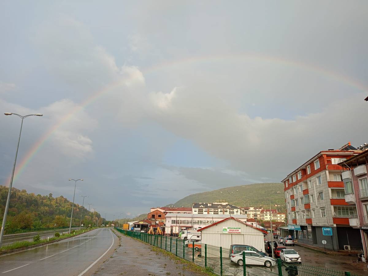 Semayı süsledi