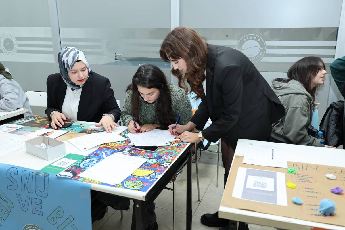 SNÜ'de hareketi gün! Öğrenci toplulukları büyük ilgi gördü