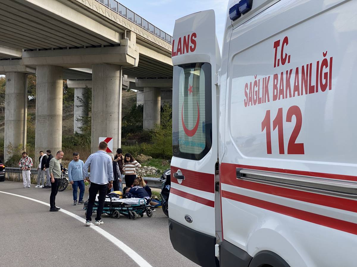 Kontrolden çıkan motosiklet bariyere çarptı:1 yaralı