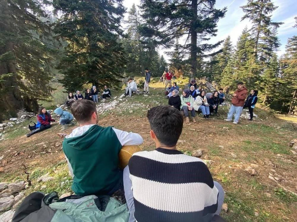 Yürüdüler, eğlendiler, temizlediler