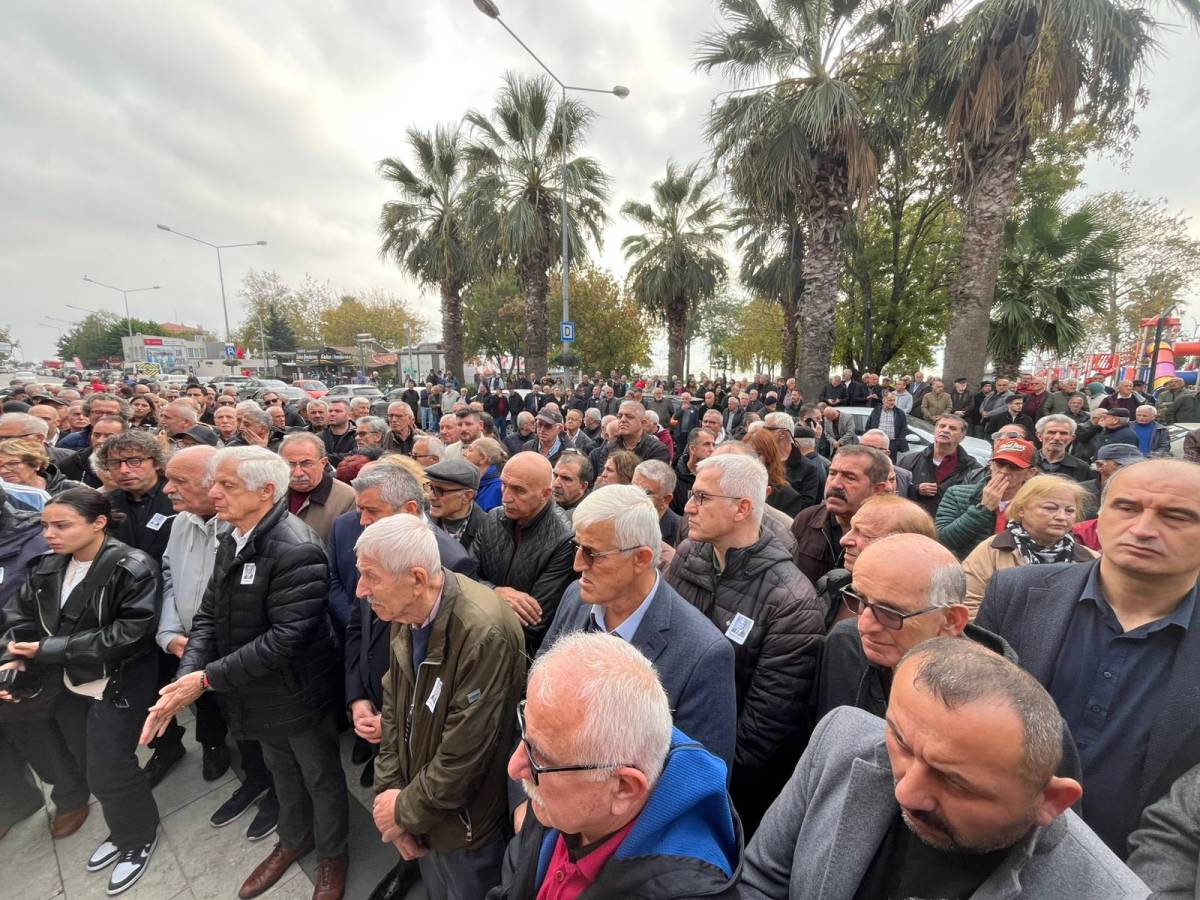 Eski Sinop Belediye Başkanı Hamza İnce'ye Veda: Gözyaşlarıyla uğurlandı