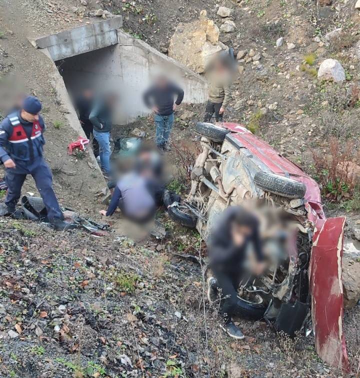 Sinop'ta kontrolden çıkan otomobil uçuruma yuvarlandı: 1 ölü