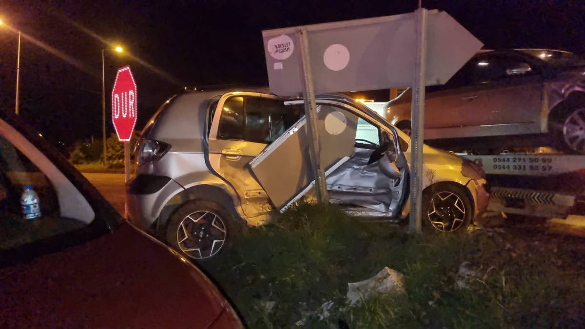 Sinop'ta iki otomobil çarpıştı: 2 yaralı