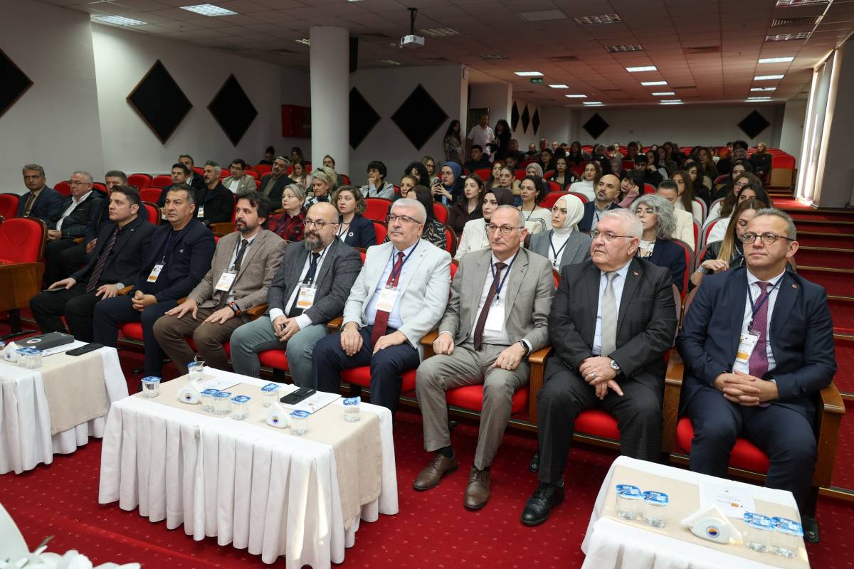 Sinop Üniversitesi’nde sanatın geçmişten geleceğe yolculuğu başladı