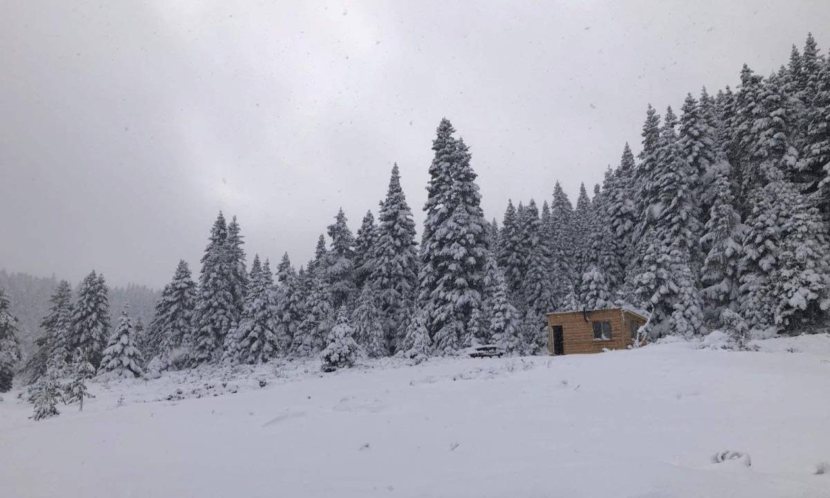 Sinop'un yüksek kesimleri beyaza büründü