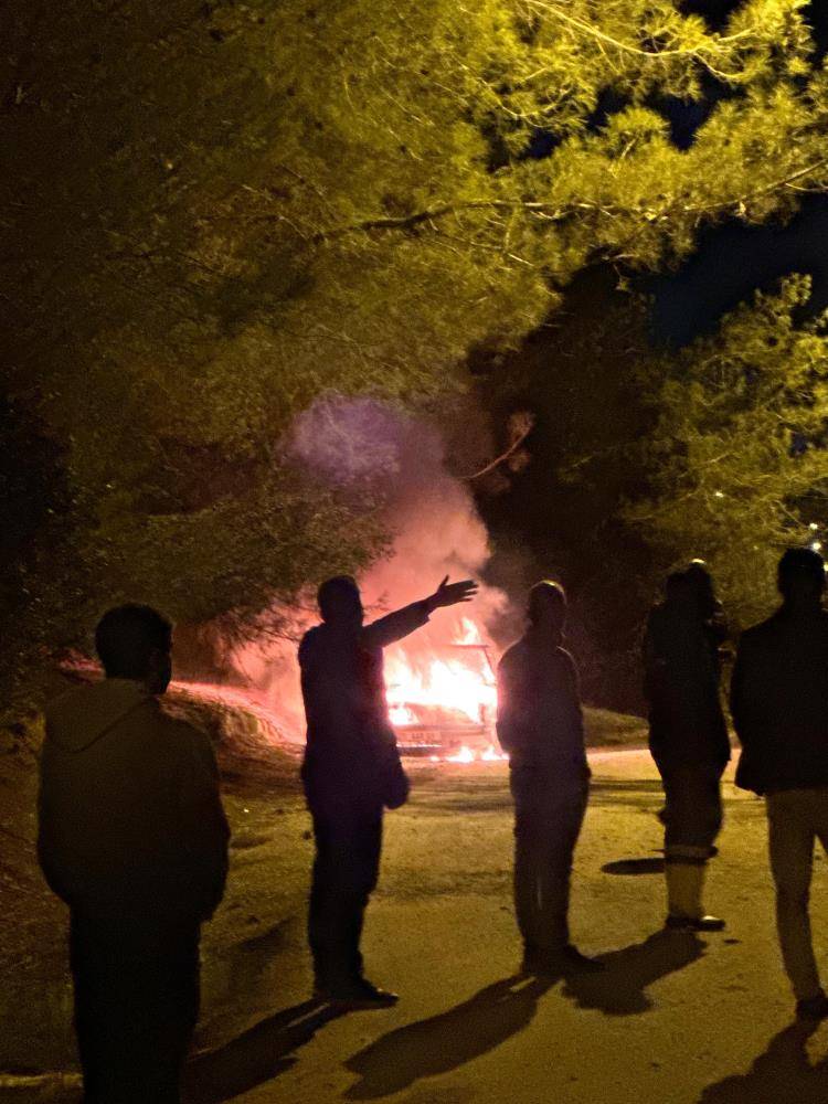 Kahreden olay! Patlayan otomobil bir kişiye mezar oldu