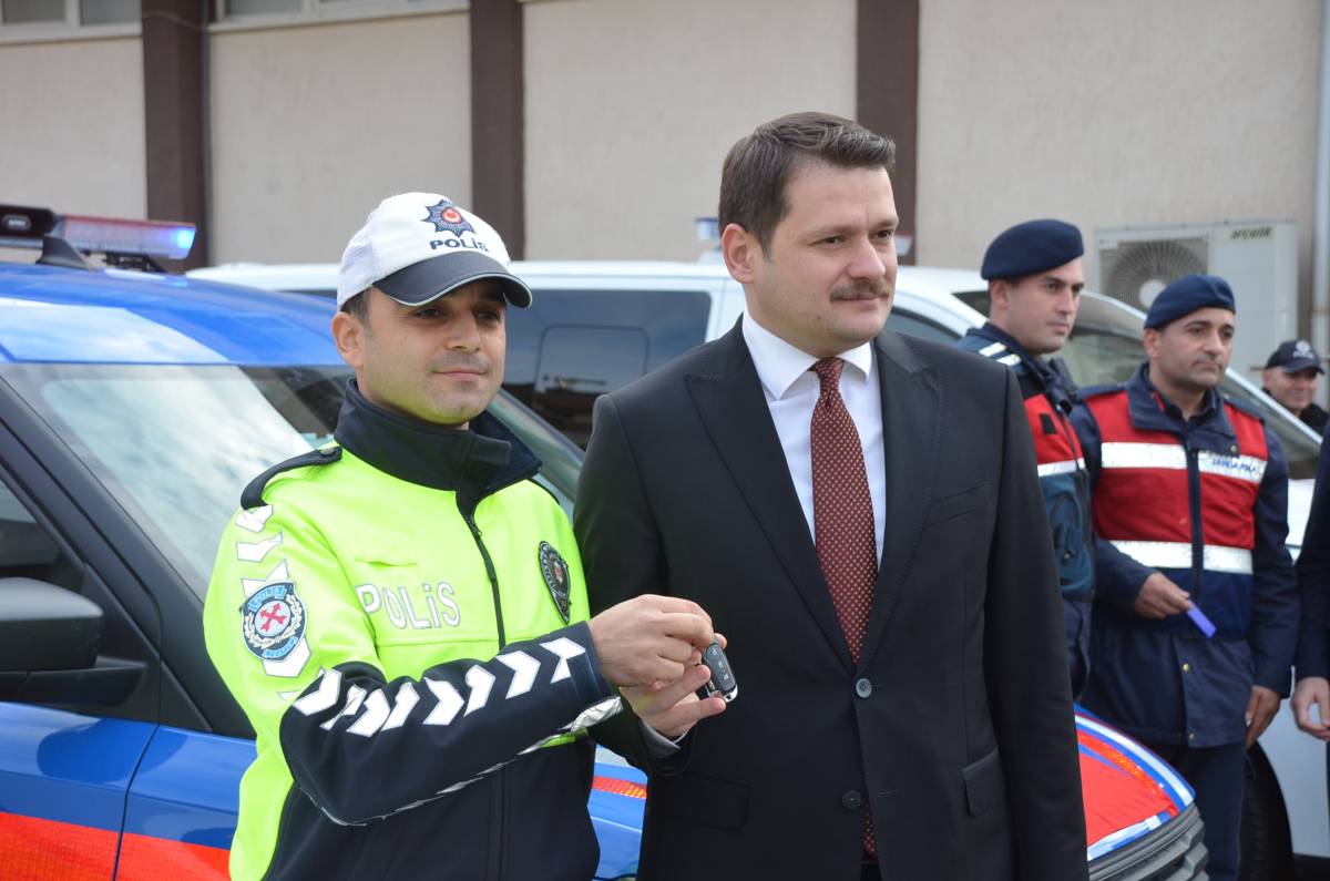 Sinop’ta emniyet ve jandarmaya 19 yeni araç tahsis edildi