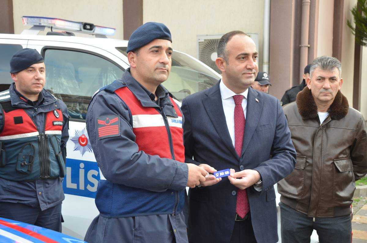 Sinop’ta emniyet ve jandarmaya 19 yeni araç tahsis edildi
