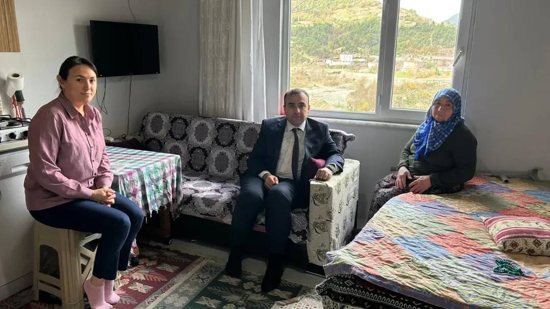 Kaymakam Doğancı'dan Yıldız teyzeye ziyaret