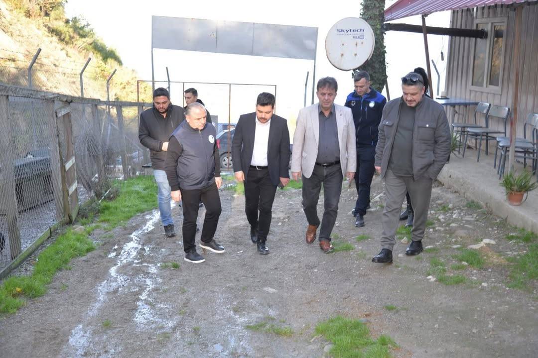 Başkan Şahin ve Kaymakam Kandemir barınağı ziyaret etti