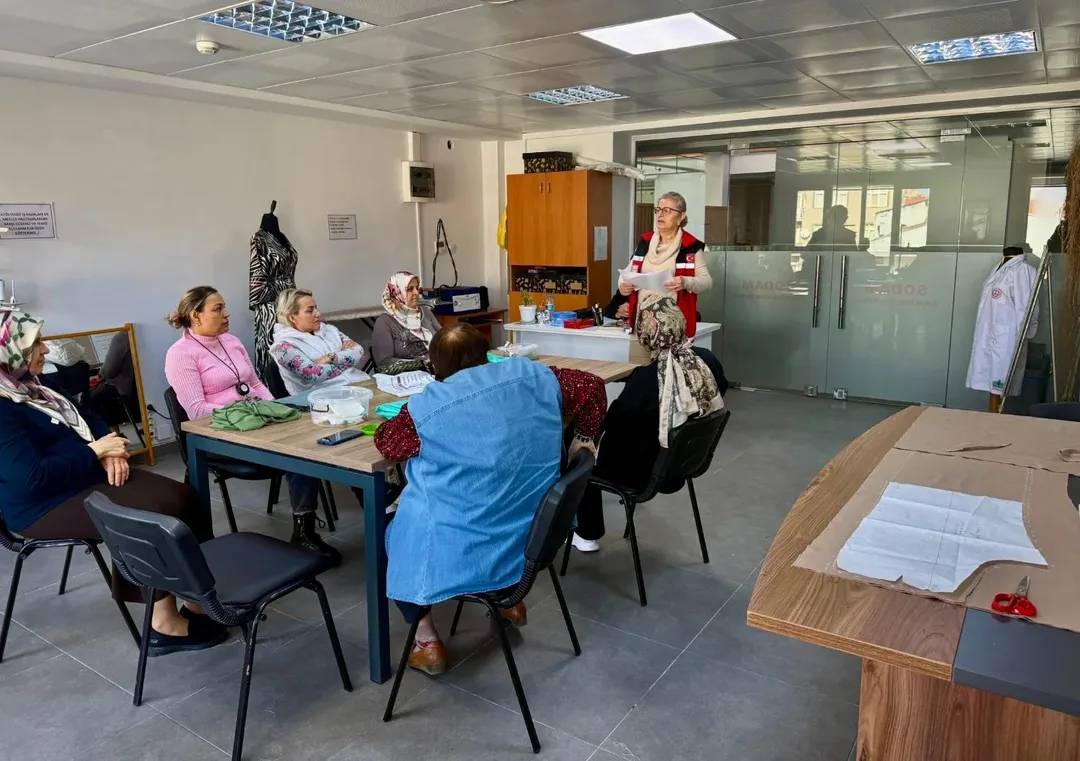 Sinop'ta sağlıklı sınırlar eğitimi kursiyerlerle buluştu