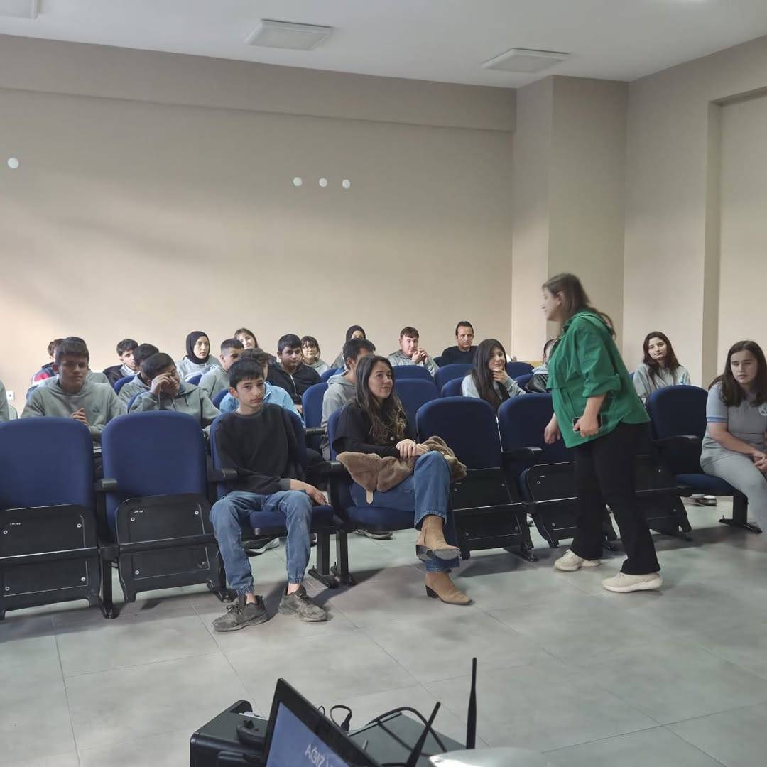 Öğrenciler diş yaralanmalarında ne yapacağını öğrendi